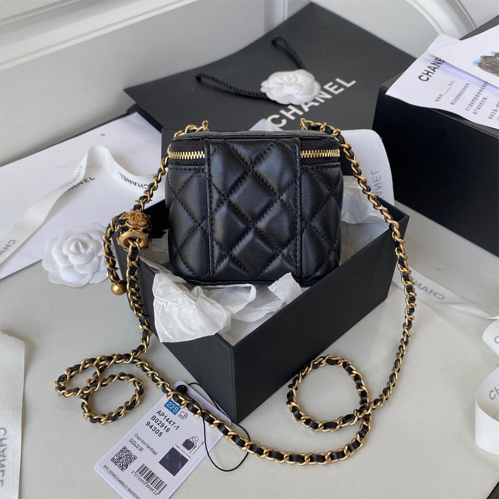 Ch*el small vanity with chain